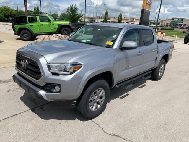 Thumbnail: 2018 Toyota Tacoma - 12