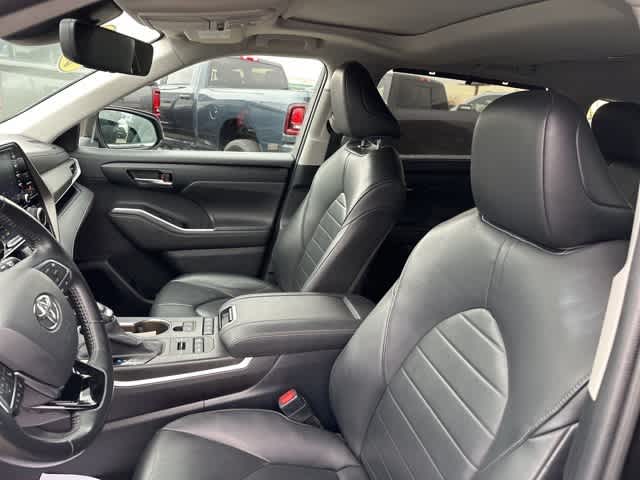 Thumbnail: 2020 Toyota Highlander - 4