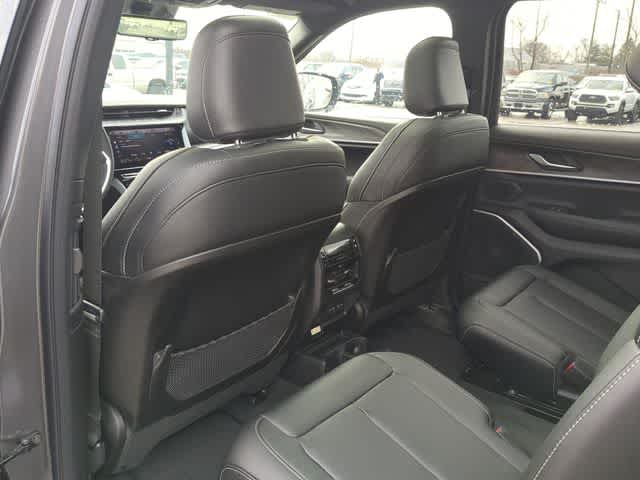 Thumbnail: 2026 Jeep Grand Cherokee L - 18