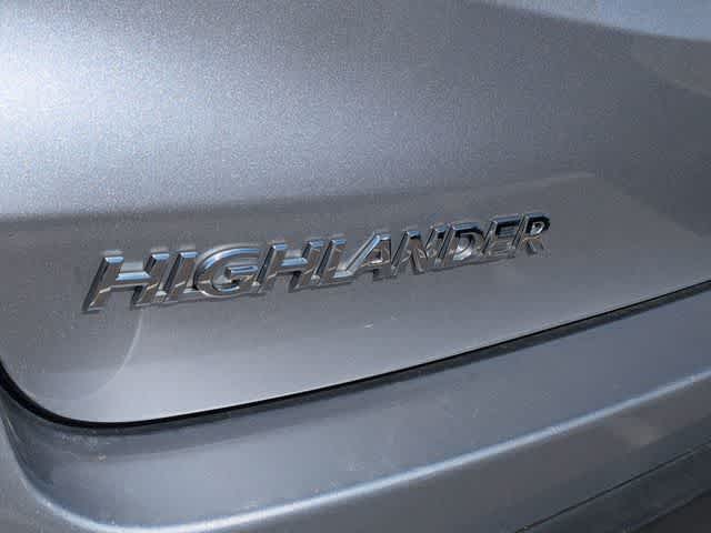 Thumbnail: 2016 Toyota Highlander - 13