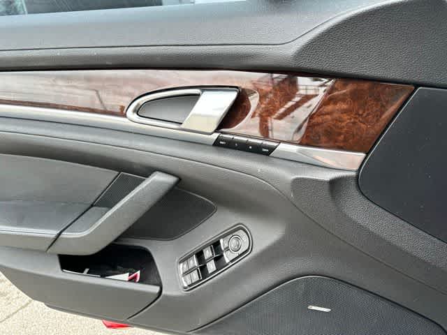 Thumbnail: 2010 Porsche Panamera - 12