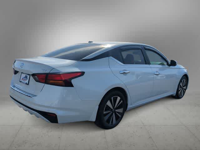 Thumbnail: 2022 Nissan Altima - 8