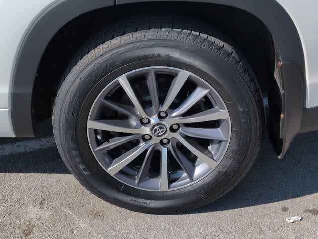 Thumbnail: 2017 Toyota Highlander - 14