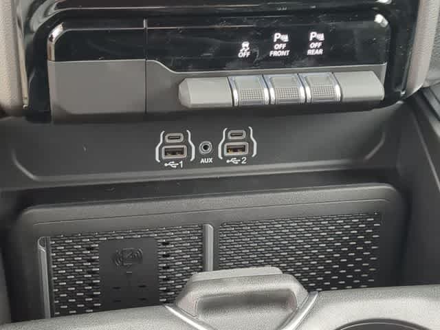 Thumbnail: 2026 RAM 1500 - 32