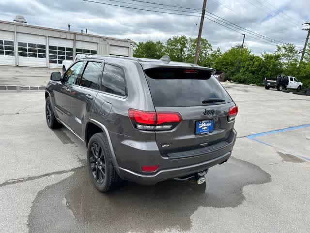 Thumbnail: 2017 Jeep Grand Cherokee - 16