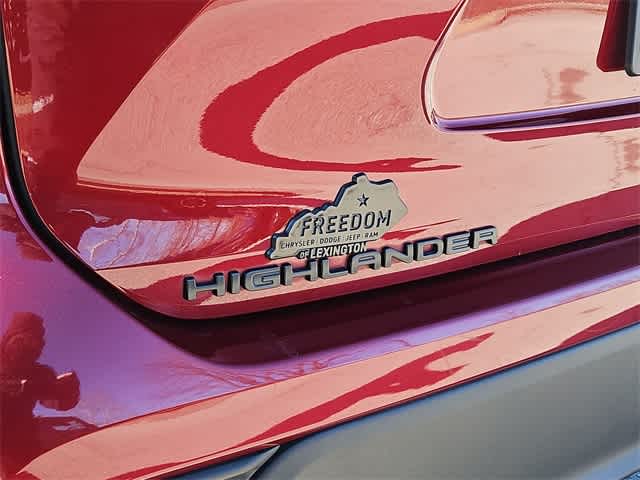 Thumbnail: 2022 Toyota Highlander - 13