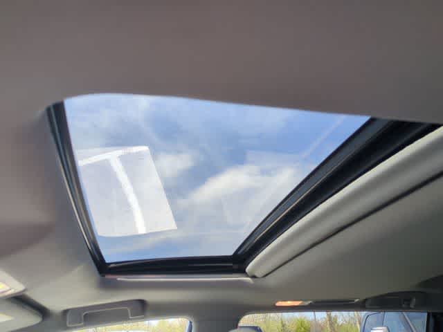 Thumbnail: 2016 Toyota Highlander - 20