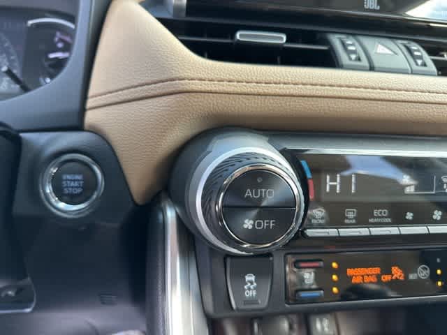 Thumbnail: 2019 Toyota RAV4 - 19