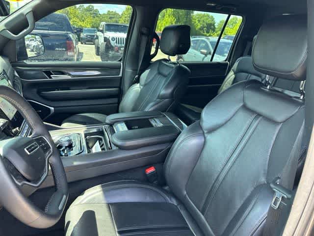 Thumbnail: 2022 Jeep Wagoneer - 3