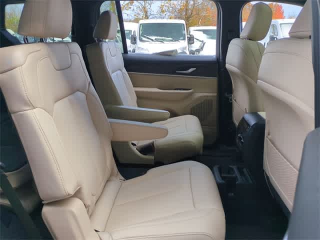 Thumbnail: 2025 Jeep Grand Cherokee L - 22