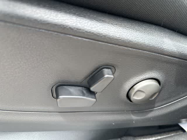 Thumbnail: 2026 RAM 1500 - 9