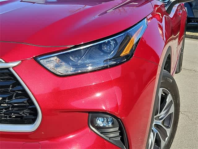 Thumbnail: 2022 Toyota Highlander - 11