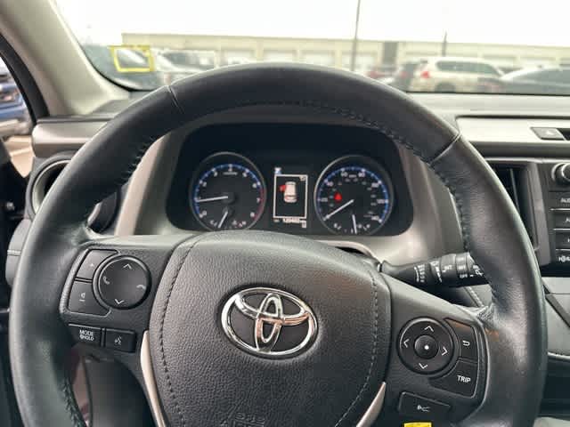 Thumbnail: 2017 Toyota RAV4 - 9