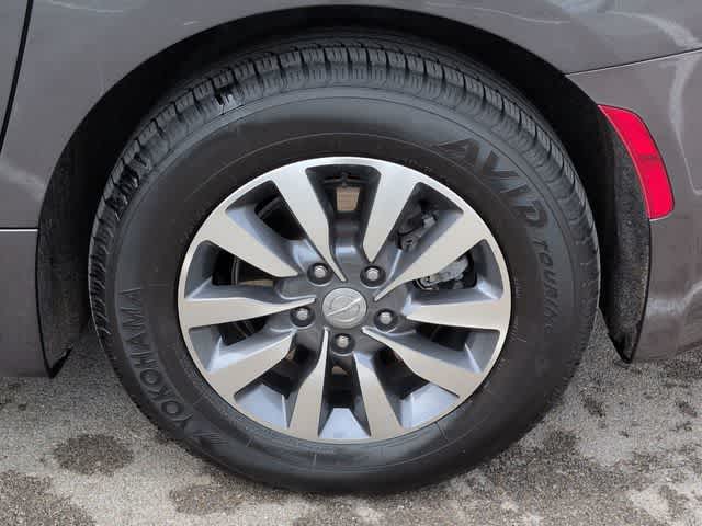 Thumbnail: 2020 Chrysler Pacifica - 14