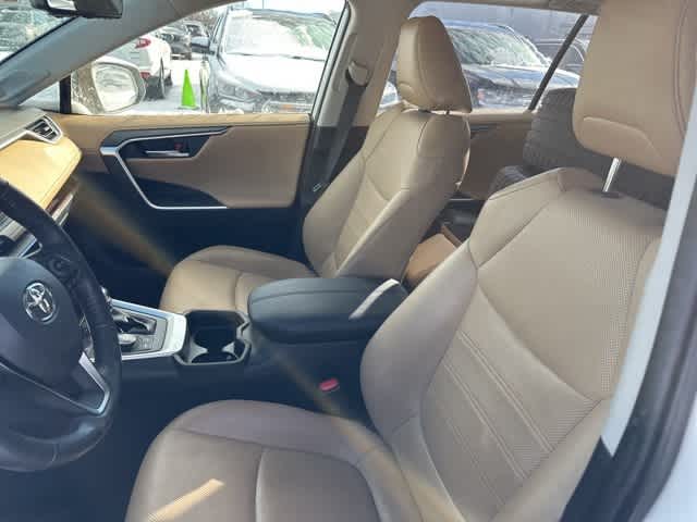 Thumbnail: 2019 Toyota RAV4 - 3