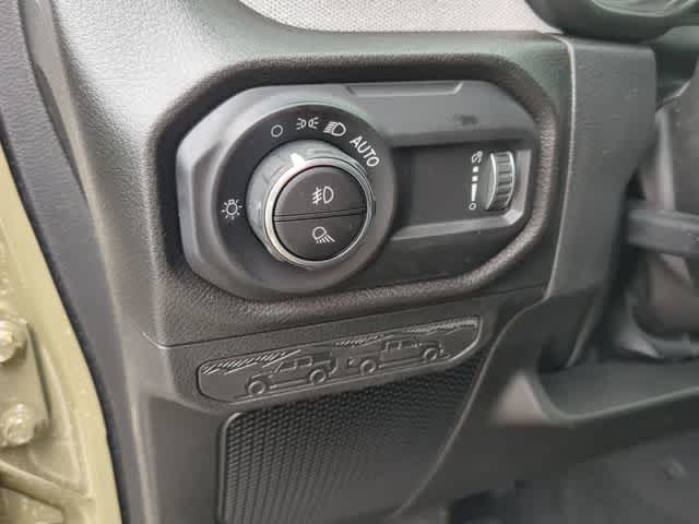 Thumbnail: 2026 Jeep Gladiator - 16