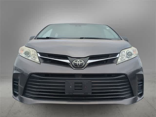 Thumbnail: 2020 Toyota Sienna - 3