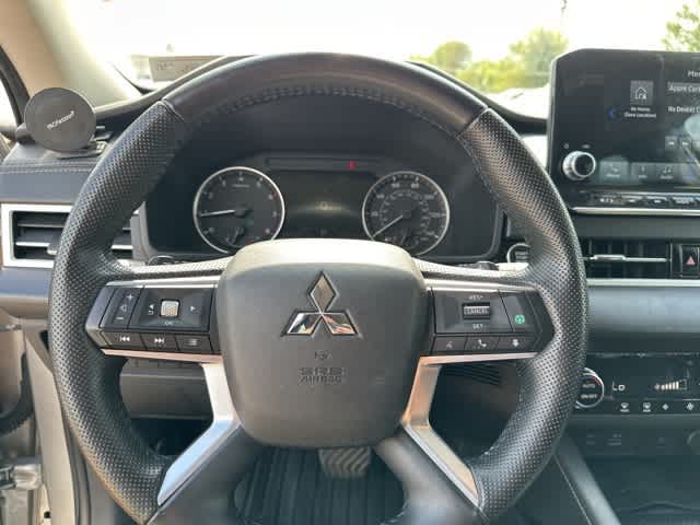Thumbnail: 2022 Mitsubishi Outlander - 8