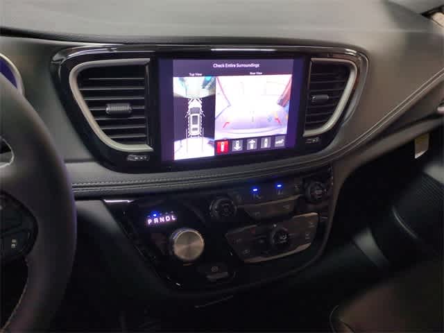 Thumbnail: 2026 Chrysler Pacifica - 30