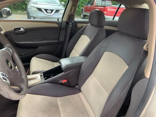 Thumbnail: 2009 Chevrolet Malibu - 3