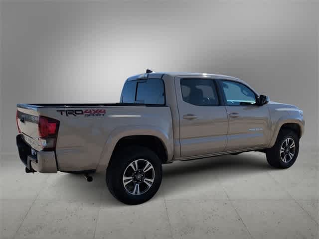 Thumbnail: 2019 Toyota Tacoma - 8