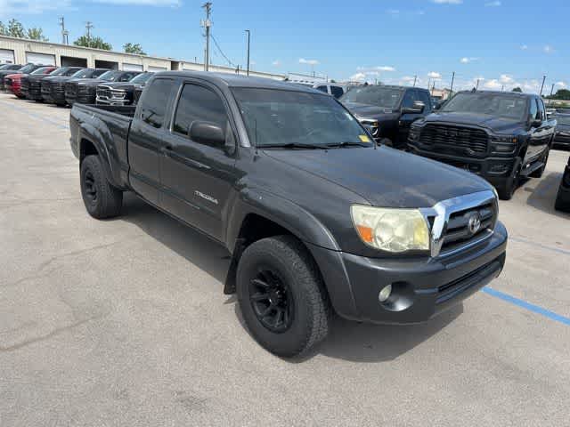 Thumbnail: 2010 Toyota Tacoma - 21