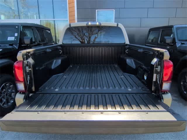 Thumbnail: 2019 Toyota Tacoma - 34