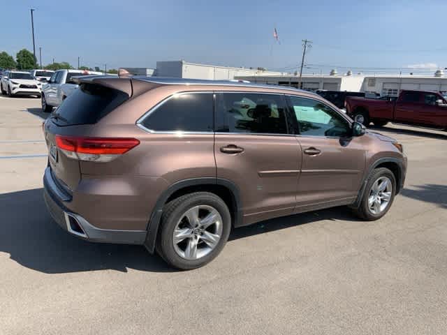 Thumbnail: 2017 Toyota Highlander - 26
