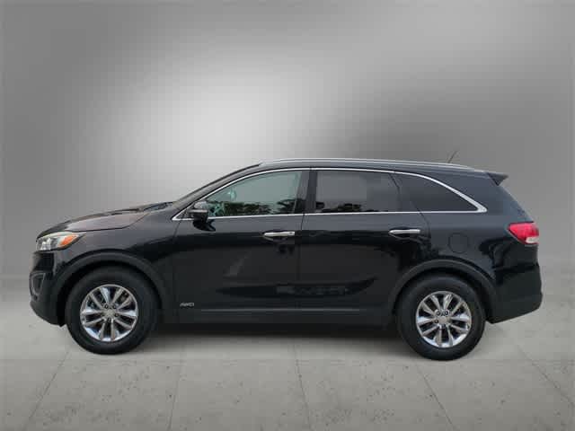 Thumbnail: 2016 Kia Sorento - 5
