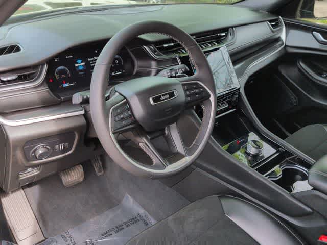 Thumbnail: 2023 Jeep Grand Cherokee - 10