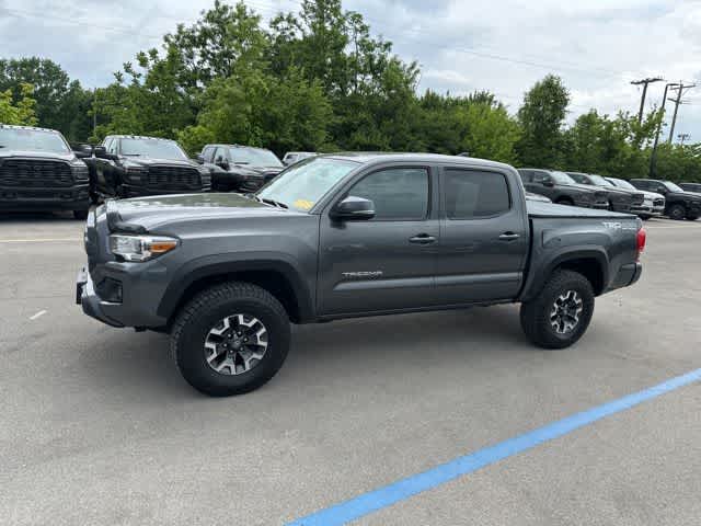 Thumbnail: 2017 Toyota Tacoma - 15