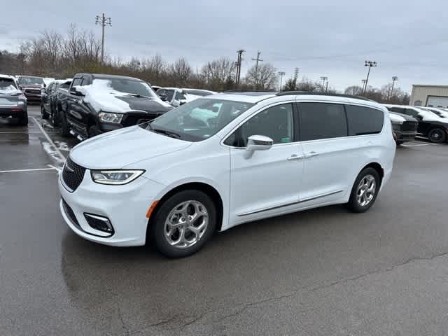 Thumbnail: 2022 Chrysler Pacifica - 17