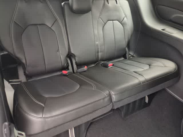 Thumbnail: 2026 Chrysler Pacifica - 38