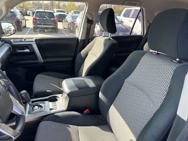 Thumbnail: 2016 Toyota 4Runner - 3