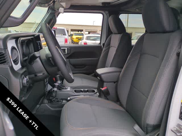 Thumbnail: 2025 Jeep Gladiator - 16