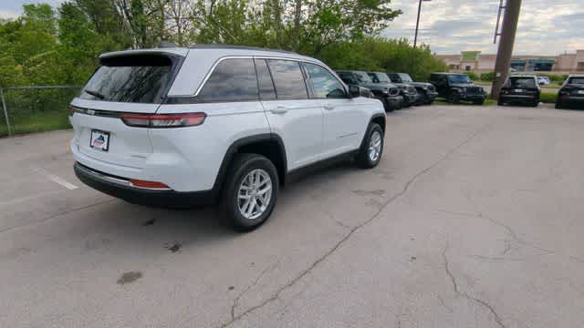 Thumbnail: 2026 Jeep Grand Cherokee - 8