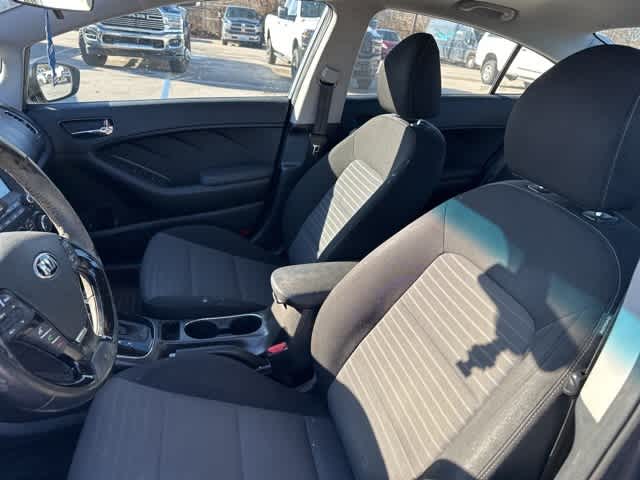 Thumbnail: 2018 Kia Forte - 3