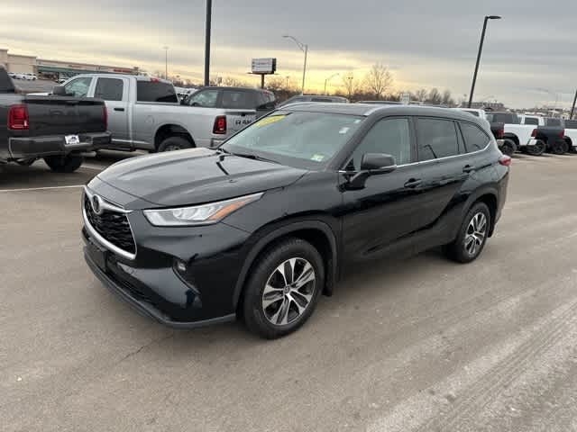 Thumbnail: 2020 Toyota Highlander - 17