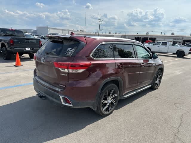 Thumbnail: 2018 Toyota Highlander - 18