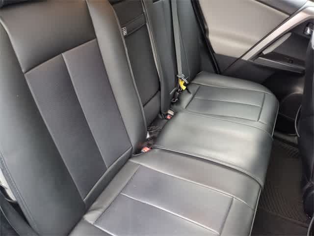 Thumbnail: 2016 Toyota RAV4 - 21