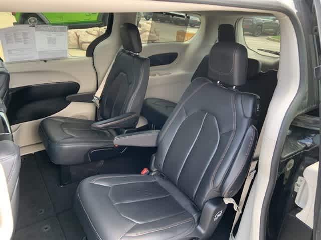 Thumbnail: 2019 Chrysler Pacifica - 13