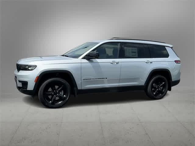 Thumbnail: 2023 Jeep Grand Cherokee L - 4