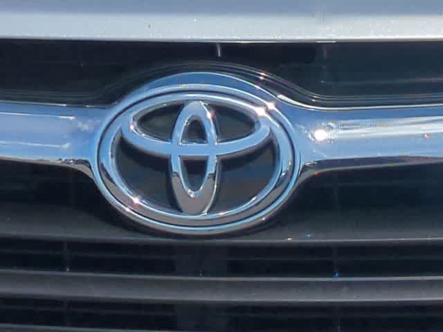 Thumbnail: 2016 Toyota Highlander - 12