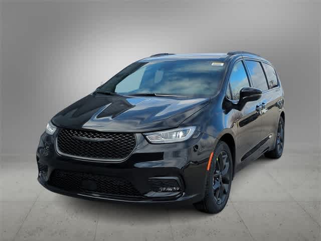 Thumbnail: 2026 Chrysler Pacifica - 4