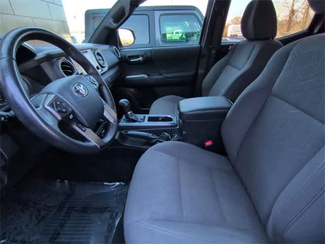 Thumbnail: 2019 Toyota Tacoma - 10