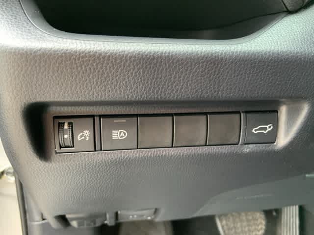 Thumbnail: 2019 Toyota RAV4 - 13