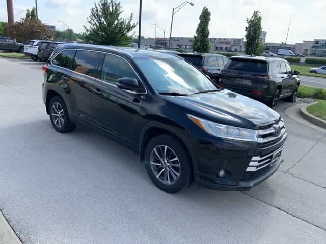 Thumbnail: 2018 Toyota Highlander - 27