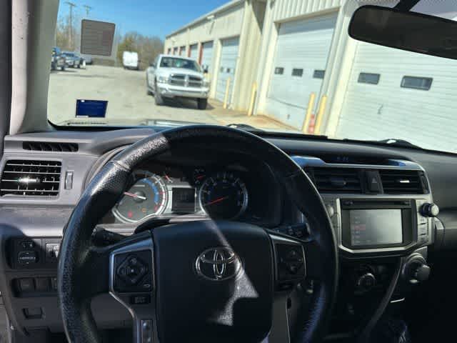 Thumbnail: 2016 Toyota 4Runner - 6