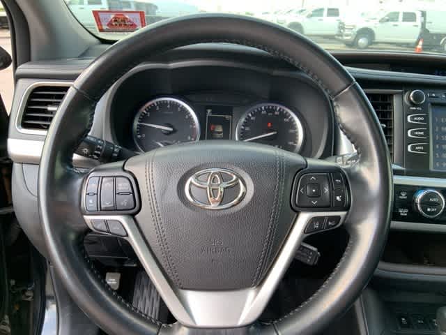 Thumbnail: 2018 Toyota Highlander - 10