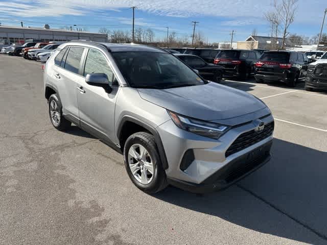 Thumbnail: 2022 Toyota RAV4 - 22